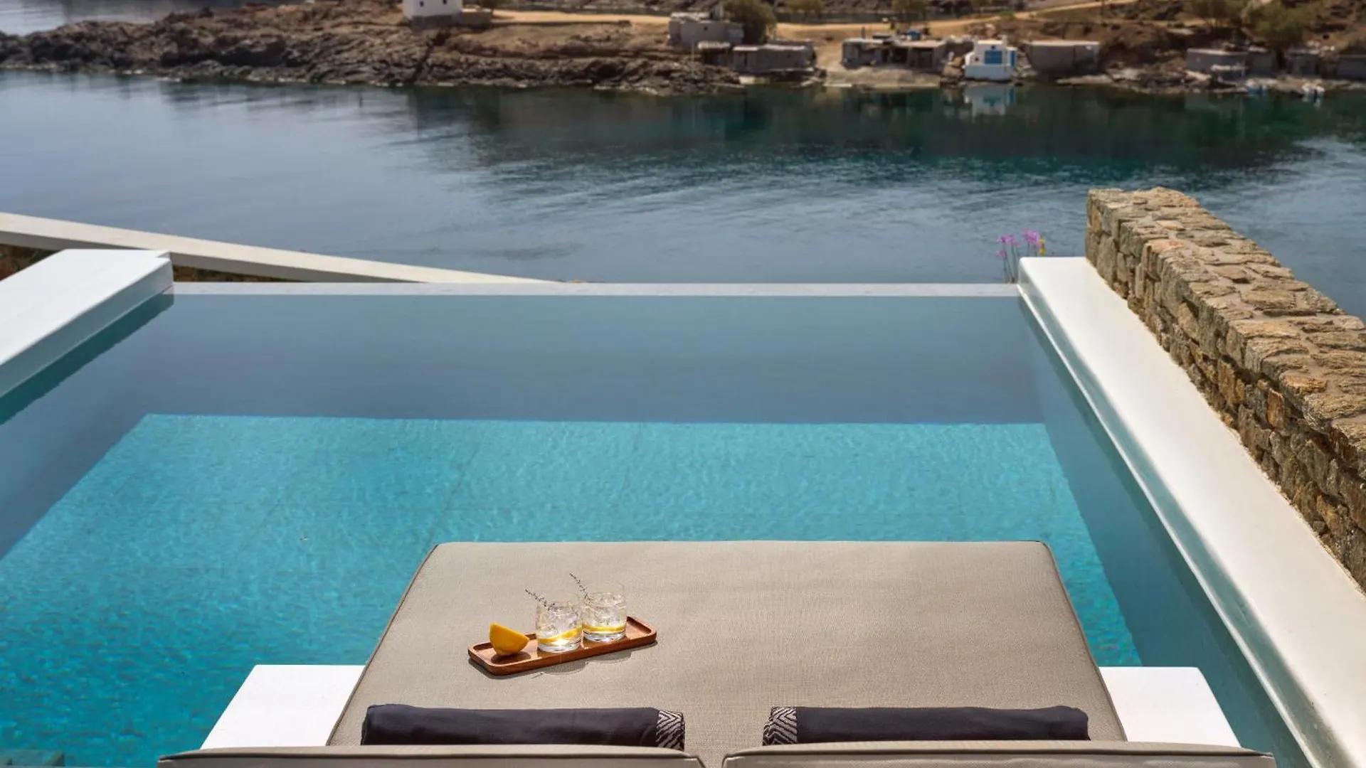 Semeli Coast Mykonos Curio Collection By Hilton Hotel Merchia Beach Grécia